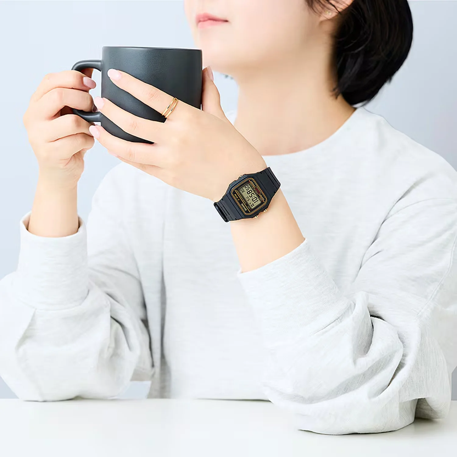 Women Quartz Black Dial Digital Resin Watch D165 - Image 5