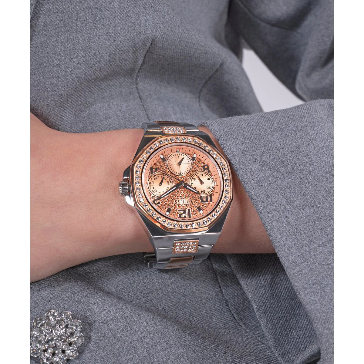 Guess Trend Women Quartz Rose Gold Dial Multi-Function Stainless Steel Watch GW0777L3 - Image 7