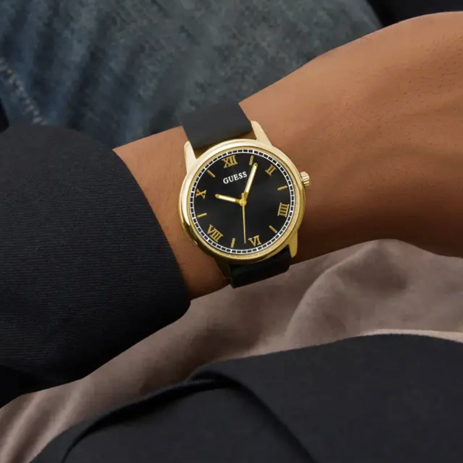 Men Quartz Black Dial Analog Silicone Watch GW0973G2 - Image 6