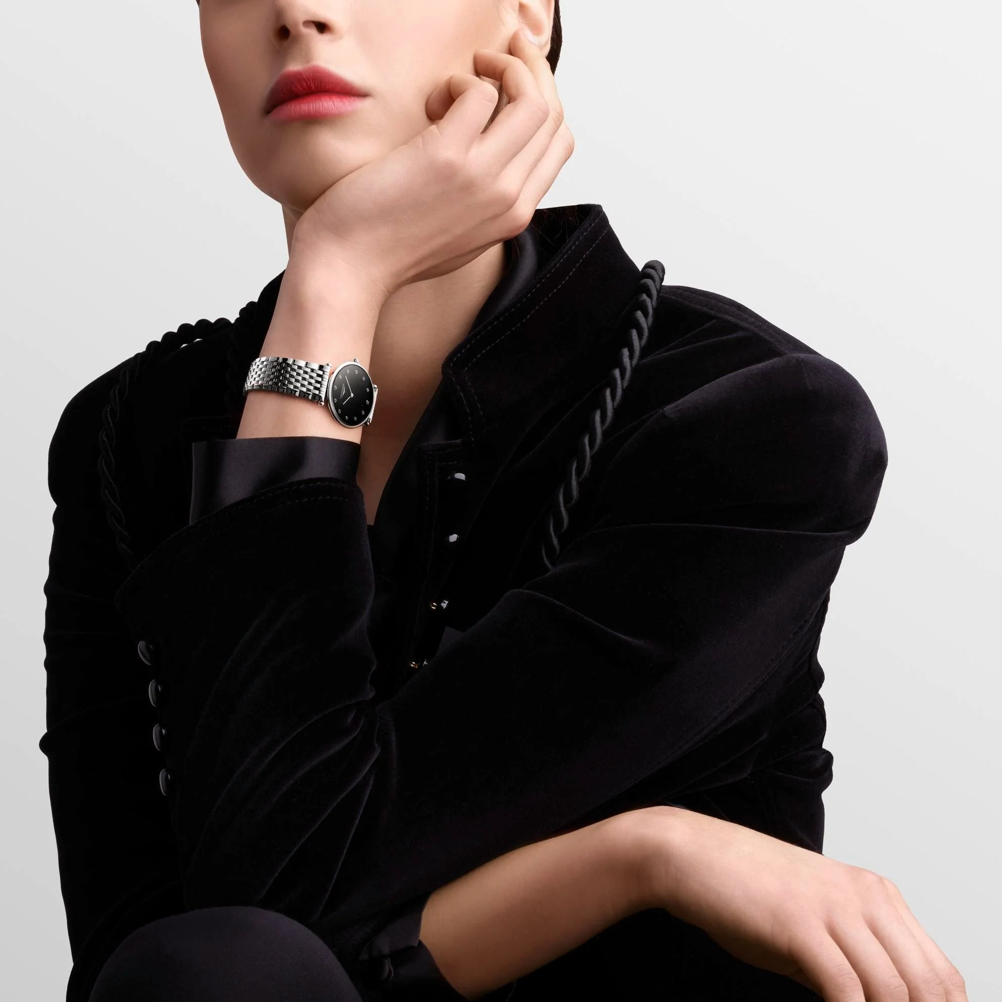 La Grande Classique Women Quartz Black Dial Analog Stainless Steel Watch L45124586 - Image 5